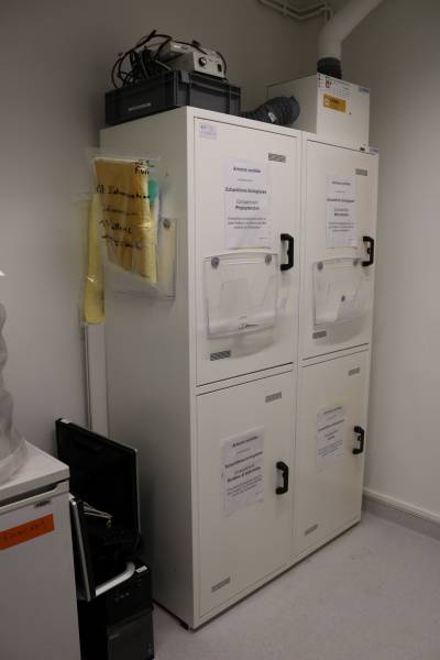 Salle de stockage des échantillons en attente de traitement